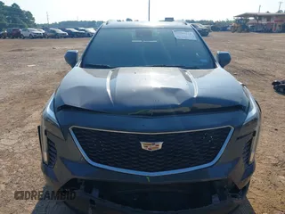 2020 Cadillac XT4 FWD Sport with VIN 1GYFZER40LF048628, listed as a IAAI auction lot 39985771 with 61,030 mi miles. Bid and sale history available at carsss.com. Image 6.