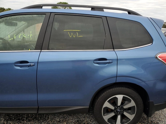 2017 Subaru Forester Limited with VIN JF2SJALC1HH805683, listed as a Copart auction lot 62184012 with 0 mi miles. Bid and sale history available at carsss.com. Image 9.