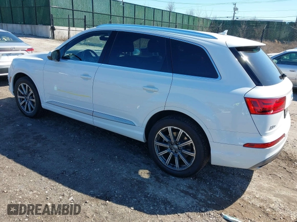 2018 Audi Q7 Premium Plus with VIN WA1LHAF71JD003915, listed as a IAAI auction lot 41837673 with 83,133 mi miles. Bid and sale history available at carsss.com. Image 3.