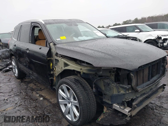 2016 Volvo XC90 T6 Inscription with VIN YV4A22PL6G1016828, listed as a IAAI auction lot 41572292 with 124,343 mi miles. Bid and sale history available at carsss.com. Image 14.