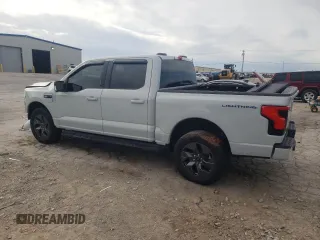 2024 Ford F-150 Lightning Flash с VIN 1FT6W3L78RWG28675, выставлен на аукционе Copart как лот 54061285 с пробегом 11 867 миль миль и Списание • Salvage title. История ставок и продаж доступна на DreamBid. Изображение 2.