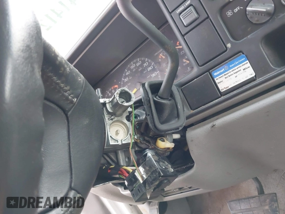 1996 Chevrolet Silverado 1500 with VIN 1GCEC14R0TE225263, listed as a IAAI auction lot 41412741 with 384,133 mi miles and . Bid and sale history available at DreamBid. Image 12.