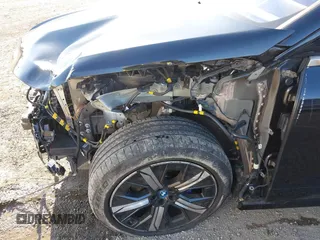 2022 BMW iX xDrive50 z VIN WB523CF07NCJ80006, wystawiony jako IAAI lot #41631767 z przebiegiem 28 311 mil mil oraz . Historia ofert i sprzedaży dostępna na DreamBid. Obrazek 21.