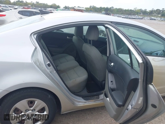2015 Kia Forte LX with VIN KNAFK4A66F5407229, listed as a IAAI auction lot 41865696 with 124,232 mi miles. Bid and sale history available at carsss.com. Image 8.
