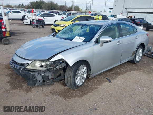 2013 Lexus ES 300h Hybrid with VIN JTHBW1GG5D2037179, listed as a IAAI auction lot 41775233 with 136,274 mi miles. Bid and sale history available at carsss.com. Image 2.