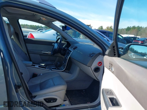 2008 Volvo V50 2.5T R-Design with VIN YV1MJ672182420949, listed as a IAAI auction lot 41992683 with 241,077 mi miles. Bid and sale history available at carsss.com. Image 5.