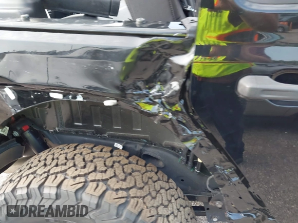 2024 Jeep Wrangler Rubicon X z VIN 1C4RJXR64RW197186, wystawiony jako IAAI lot #42405700 z przebiegiem 6 397 mil mil oraz . Historia ofert i sprzedaży dostępna na DreamBid. Obrazek 19.