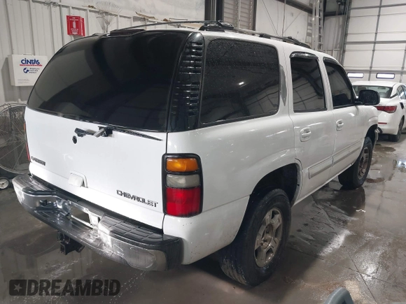2005 Chevrolet Tahoe Z71 z VIN 1GNEK13TX5R139378, wystawiony jako IAAI lot #41267070 z przebiegiem 229 243 mil mil oraz . Historia ofert i sprzedaży dostępna na DreamBid. Obrazek 4.