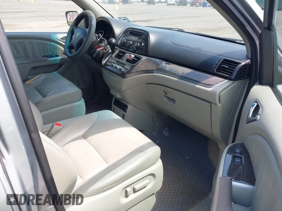 2008 Honda Odyssey EX-L with VIN 5FNRL38758B033767, listed as a IAAI auction lot 42096276 with 190,465 mi miles. Bid and sale history available at carsss.com. Image 5.