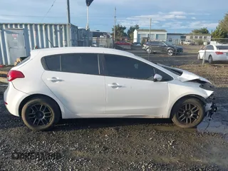 2018 Kia Forte5 LX with VIN KNAFK5A85J5772713, listed as a IAAI auction lot 41147063 with 119,726 mi miles. Bid and sale history available at carsss.com. Image 14.