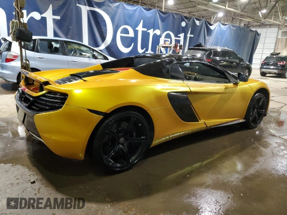 2015 McLaren 650S z VIN SBM11FAA0FW004199, wystawiony jako Copart lot #83836504 z przebiegiem 65 073 mil mil oraz Szkody całkowita. Historia ofert i sprzedaży dostępna na DreamBid. Obrazek 3.