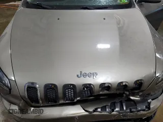 2017 Jeep Cherokee 75th Anniversary Edition с VIN 1C4PJMCB8HW521492, выставлен на аукционе Copart как лот 61080675 с пробегом 109 661 миль миль и Списание • Salvage title. История ставок и продаж доступна на DreamBid. Изображение 12.