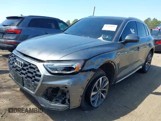 2024 Audi Q5 S line Premium z VIN WA1GAAFY8R2072137, wystawiony jako IAAI lot #41993895 z przebiegiem 28 437 mil mil oraz . Historia ofert i sprzedaży dostępna na DreamBid. Obrazek 6.