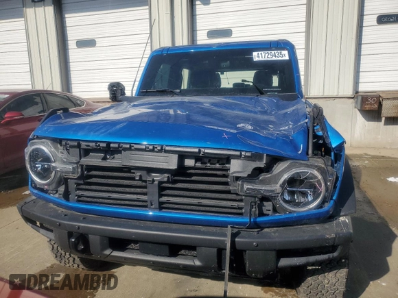 2023 Ford Bronco z VIN 1FMEE5BP9PLC15220, wystawiony jako Copart lot #41729435 z przebiegiem 10 855 mil mil oraz Szkoda całkowita • Salvage title. Historia ofert i sprzedaży dostępna na DreamBid. Obrazek 5.
