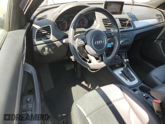 2018 Audi Q3 Premium z VIN WA1BCCFS3JR016890, wystawiony jako Copart lot #52594015 z przebiegiem 63 871 mil mil oraz Szkoda całkowita • Salvage title. Historia ofert i sprzedaży dostępna na DreamBid. Obrazek 8.