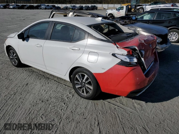 2022 Nissan Versa SV z VIN 3N1CN8EV0NL839211, wystawiony jako Copart lot #83053744 z przebiegiem 7 670 mil mil oraz Szkoda całkowita • Salvage title. Historia ofert i sprzedaży dostępna na DreamBid. Obrazek 2.