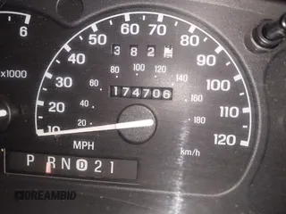 1999 Ford Explorer z VIN 1FMZU24E2XUA40849, wystawiony jako IAAI lot #41250506 z przebiegiem 174 706 mil mil oraz . Historia ofert i sprzedaży dostępna na DreamBid. Obrazek 15.
