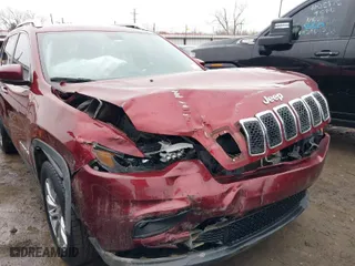 2019 Jeep Cherokee Latitude Plus with VIN 1C4PJLLB4KD226533, listed as a IAAI auction lot 41512342 with 56,457 mi miles. Bid and sale history available at carsss.com. Image 6.