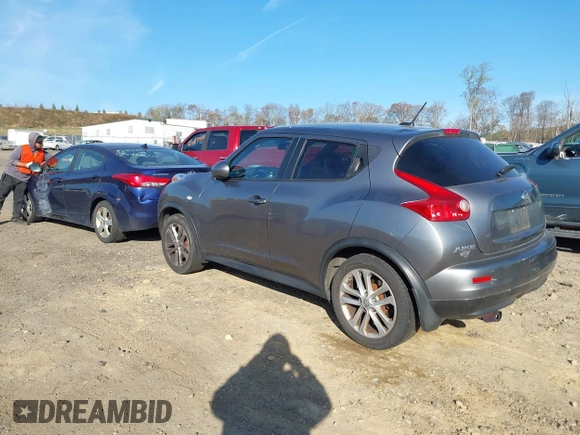 2014 Nissan Juke S with VIN JN8AF5MV5ET359232, listed as a IAAI auction lot 42097888 with Not Provided miles. Bid and sale history available at carsss.com. Image 3.