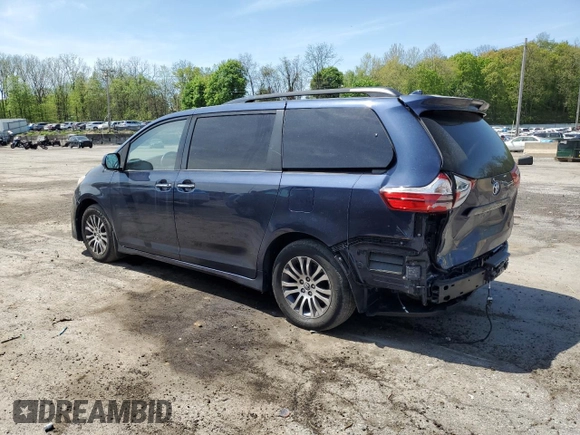 2018 Toyota Sienna XLE Auto Access Seat z VIN 5TDYZ3DC1JS962837, wystawiony jako Copart lot #54795435 z przebiegiem 122 282 mil mil oraz Nie do naprawy • Non repairable. Historia ofert i sprzedaży dostępna na DreamBid. Obrazek 2.