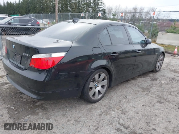 2007 BMW 5 Series 530i with VIN WBANE735X7CM46704, listed as a IAAI auction lot 41766712 with 172,163 mi miles. Bid and sale history available at carsss.com. Image 4.