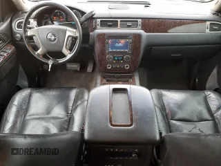 2011 GMC Yukon XL Denali z VIN 1GKS2MEF4BR140739, wystawiony jako Copart lot #50979175 z przebiegiem 237 005 mil mil oraz Szkody całkowita. Historia ofert i sprzedaży dostępna na DreamBid. Obrazek 8.