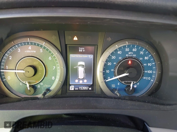 2015 Toyota Sienna XLE with VIN 5TDYK3DC9FS610925, listed as a IAAI auction lot 42022267 with 153,997 mi miles. Bid and sale history available at carsss.com. Image 7.