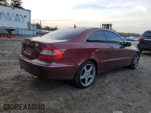 2008 Mercedes-Benz CLK 350 z VIN WDBTJ56H08F235798, wystawiony jako Copart lot #42876445 z przebiegiem 104 487 mil mil oraz Nie do naprawy • Non repairable. Historia ofert i sprzedaży dostępna na DreamBid. Obrazek 3.