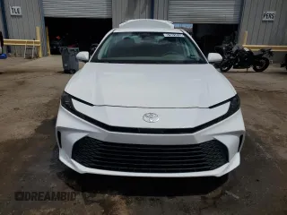2025 Toyota Camry LE z VIN 4T1DAACKXSU031264, wystawiony jako Copart lot #57031815 z przebiegiem 19 427 mil mil oraz Nie do naprawy • Non repairable. Historia ofert i sprzedaży dostępna na DreamBid. Obrazek 5.