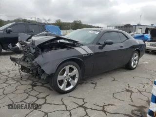2010 Dodge Challenger R/T z VIN 2B3CJ5DT0AH260957, wystawiony jako Copart lot #73678624 z przebiegiem 221 574 mil mil oraz Tytuł czysty. Historia ofert i sprzedaży dostępna na DreamBid. Obrazek 1.