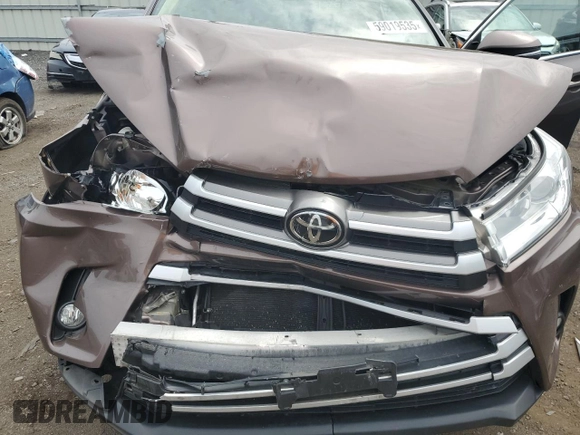 2017 Toyota Highlander XLE with VIN 5TDJZRFH6HS398965, listed as a Copart auction lot 59019535 with Not provided miles and Salvage title. Bid and sale history available at DreamBid. Image 11.
