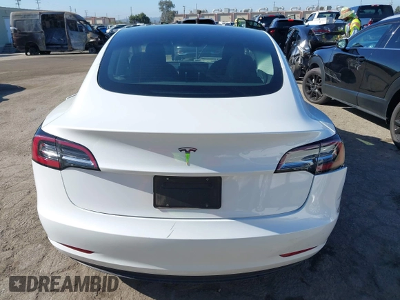 2023 Tesla Model 3 z VIN 5YJ3E1EA2PF410378, wystawiony jako IAAI lot #42265294 z przebiegiem 16 000 mil mil oraz . Historia ofert i sprzedaży dostępna na DreamBid. Obrazek 16.