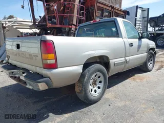 2000 Chevrolet Silverado 1500 with VIN 1GCEC14W4YZ141940, listed as a IAAI auction lot 41702750 with 1 mi miles. Bid and sale history available at carsss.com. Image 4.