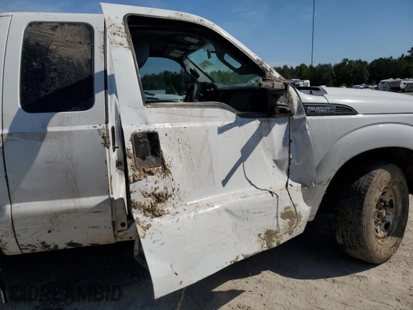 2015 Ford F-250 XLT z VIN 1FT7X2A64FED03898, wystawiony jako Copart lot #55018545 z przebiegiem Nie podano mil oraz Szkoda całkowita • Salvage title. Historia ofert i sprzedaży dostępna na DreamBid. Obrazek 9.