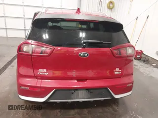 2017 Kia Niro Touring Launch Edition with VIN KNDCC3LC6H5102042, listed as a IAAI auction lot 41666561 with 191,584 mi miles. Bid and sale history available at carsss.com. Image 16.