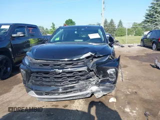 2024 Chevrolet Blazer LT z VIN 3GNKBCR42RS121720, wystawiony jako IAAI lot #42464797 z przebiegiem 34 651 mil mil oraz . Historia ofert i sprzedaży dostępna na DreamBid. Obrazek 6.