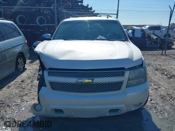 2010 Chevrolet Tahoe LTZ z VIN 1GNUCCE01AR184758, wystawiony jako IAAI lot #41577674 z przebiegiem 245 352 mil mil oraz . Historia ofert i sprzedaży dostępna na DreamBid. Obrazek 12.
