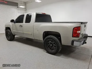 2008 Chevrolet Silverado 1500 LT w/1LT with VIN 1GCEC19C98Z144461, listed as a Copart auction lot 49712865 with 242,412 mi miles and Clean Title. Bid and sale history available at carsss.com. Image 2.