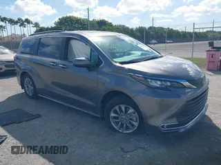 2024 Toyota Sienna XLE with VIN 5TDJRKEC9RS224497, listed as a IAAI auction lot 41586398 with 8,935 mi miles. Bid and sale history available at carsss.com. Image 1.