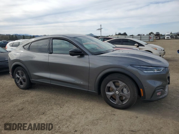 2023 Ford Mustang Mach-E Select z VIN 3FMTK1SS7PMA01614, wystawiony jako Copart lot #48702435 z przebiegiem 15 960 mil mil oraz Czysty tytuł • Clean title. Historia ofert i sprzedaży dostępna na DreamBid. Obrazek 4.