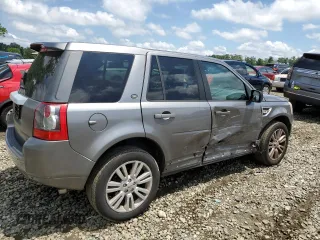 2010 Land Rover LR2 HSE with VIN SALFR2BN5AH191866, listed as a Copart auction lot 60617335 with 154,409 mi miles and Salvage title. Bid and sale history available at DreamBid. Image 3.