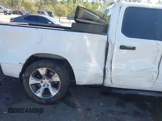 2019 Ram 1500 Tradesman z VIN 1C6RRECT8KN604344, wystawiony jako IAAI lot #41889504 z przebiegiem 123 773 mil mil oraz . Historia ofert i sprzedaży dostępna na DreamBid. Obrazek 6.