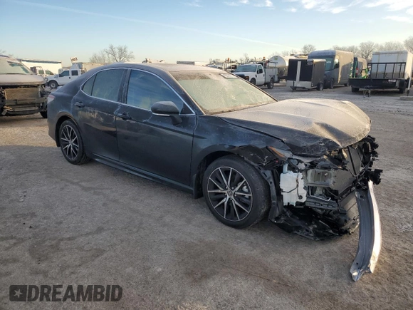 2022 Toyota Camry SE with VIN 4T1T11AK9NU038936, listed as a Copart auction lot 43228575 with 30,089 mi miles and Salvage Title. Bid and sale history available at carsss.com. Image 4.