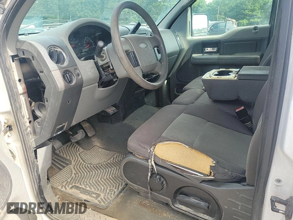 2006 Ford F-150 XLT z VIN 1FTRW14W86KB70923, wystawiony jako IAAI lot #42852626 z przebiegiem 126 037 mil mil oraz . Historia ofert i sprzedaży dostępna na DreamBid. Obrazek 18.