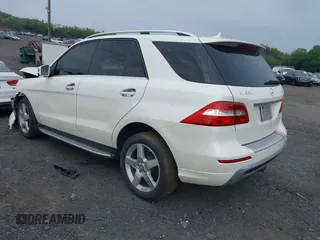 2014 Mercedes-Benz M 550 with VIN 4JGDA7DBXEA328591, listed as a IAAI auction lot 42487544 with 122,136 mi miles and . Bid and sale history available at DreamBid. Image 3.