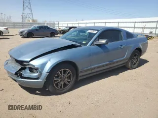 2005 Ford Mustang Deluxe z VIN 1ZVHT80N255239657, wystawiony jako Copart lot #62947545 z przebiegiem 90 308 mil mil oraz Szkoda całkowita • Salvage title. Historia ofert i sprzedaży dostępna na DreamBid. Obrazek 1.