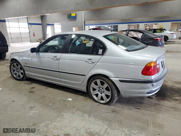 1999 BMW 3 Series 328i with VIN WBAAM5335XFR06466, listed as a Copart auction lot 89075365 with 136,055 mi miles and Salvage Title. Bid and sale history available at carsss.com. Image 2.