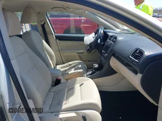 2011 Volkswagen Jetta SE with VIN 3VWPX7AJ7BM640228, listed as a IAAI auction lot 42102277 with 134,936 mi miles and . Bid and sale history available at DreamBid. Image 5.