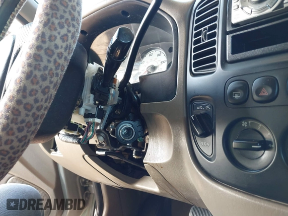 2001 Ford Escape XLT with VIN 1FMYU04181KC22183, listed as a IAAI auction lot 42069247 with 227,177 mi miles and . Bid and sale history available at DreamBid. Image 6.
