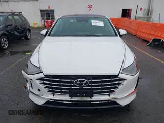 2020 Hyundai Sonata Hybrid Limited with VIN KMHL54JJ4LA015219, listed as a IAAI auction lot 41484462 with 32,725 mi miles. Bid and sale history available at carsss.com. Image 12.